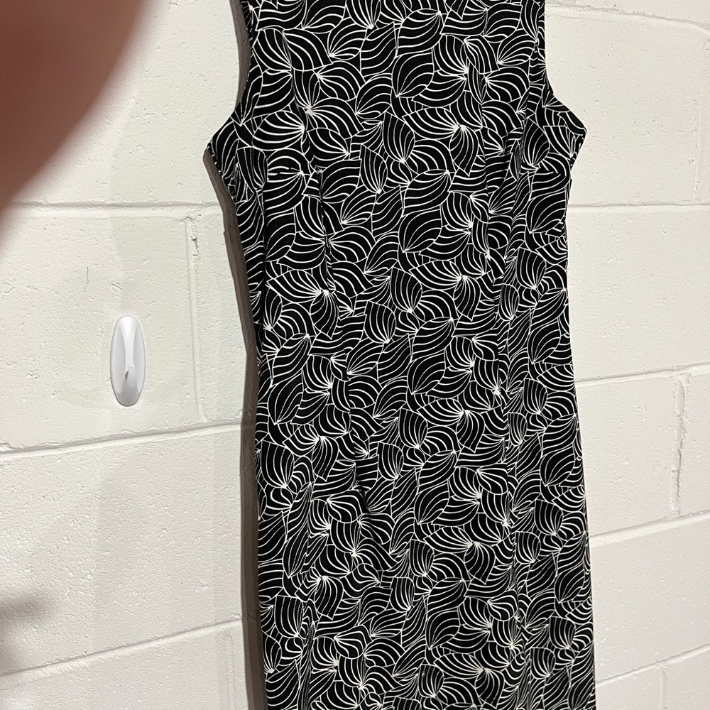 women's dress   black and white form fitting